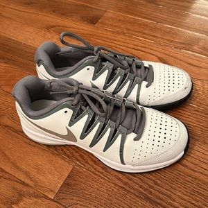 Nike Vapor Court Tennis Shoes